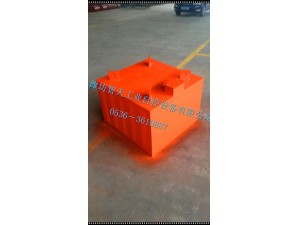 RCDA系列風(fēng)冷懸掛式電磁除鐵器內(nèi)部采用空調(diào)風(fēng)機(jī)強(qiáng)迫風(fēng)冷、具有操作簡單、使用方便等特點(diǎn)，適用環(huán)境條件較好的場合。