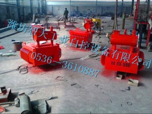 RCDE系列油冷式電磁除鐵器，內(nèi)部采用九十年代國際變壓器先進(jìn)技術(shù)，變壓器油循環(huán)冷卻，全密封結(jié)構(gòu)，具有磁力大、防塵、防雨、耐腐蝕、連續(xù)工作使用壽命長等特點(diǎn)。