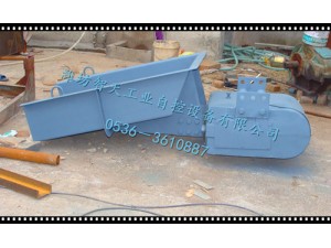 GZ系列電磁振動給料機把塊狀、顆粒狀及粉狀物料，從貯料倉庫或漏斗中均勻連續(xù)或定量的給到受料裝置中，可無級調(diào)節(jié)給料量，并實現(xiàn)生產(chǎn)流程的集中控制和自動控制。